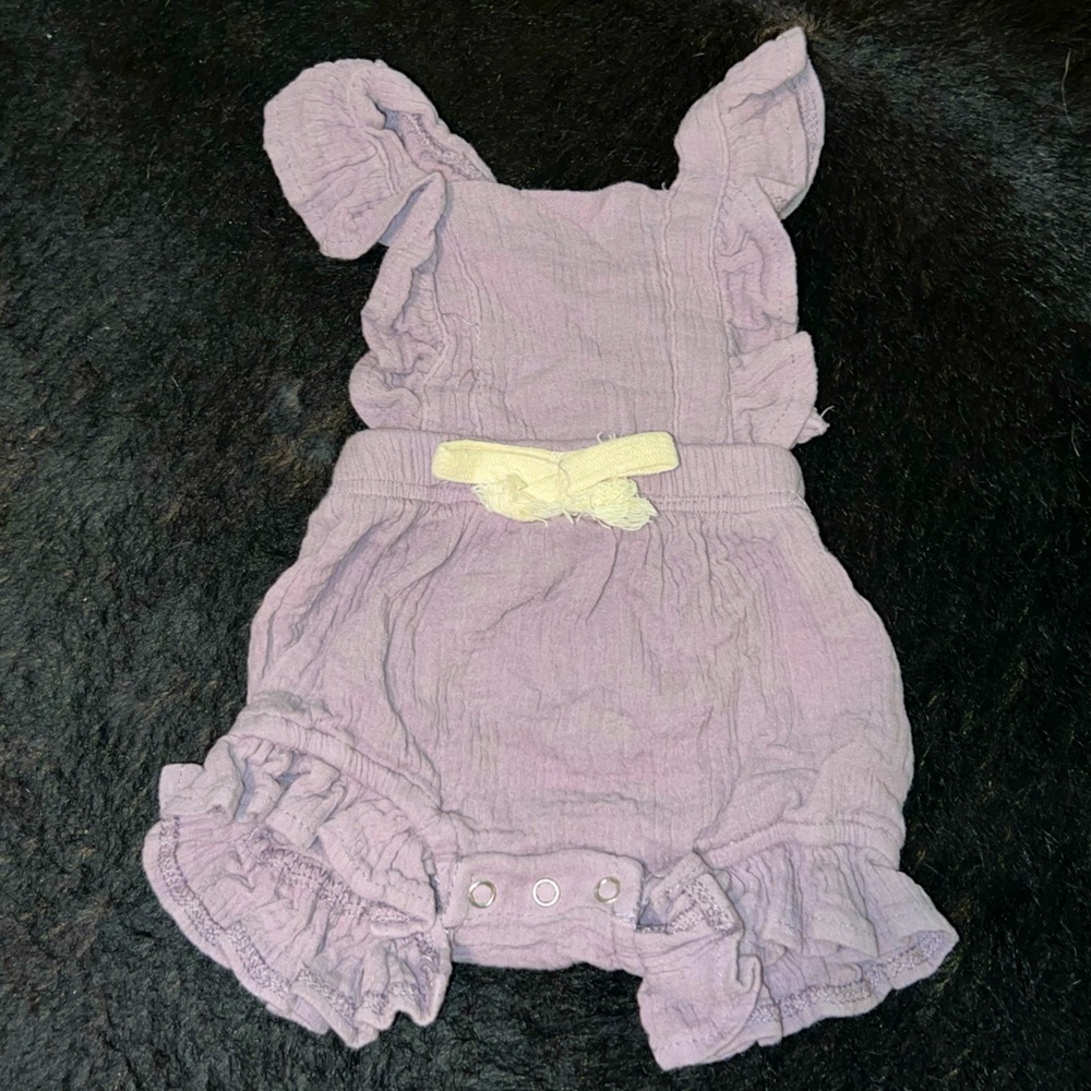 3/$15❣️ Baby Girls Ruffle Tie 💜 Romper; 6 months